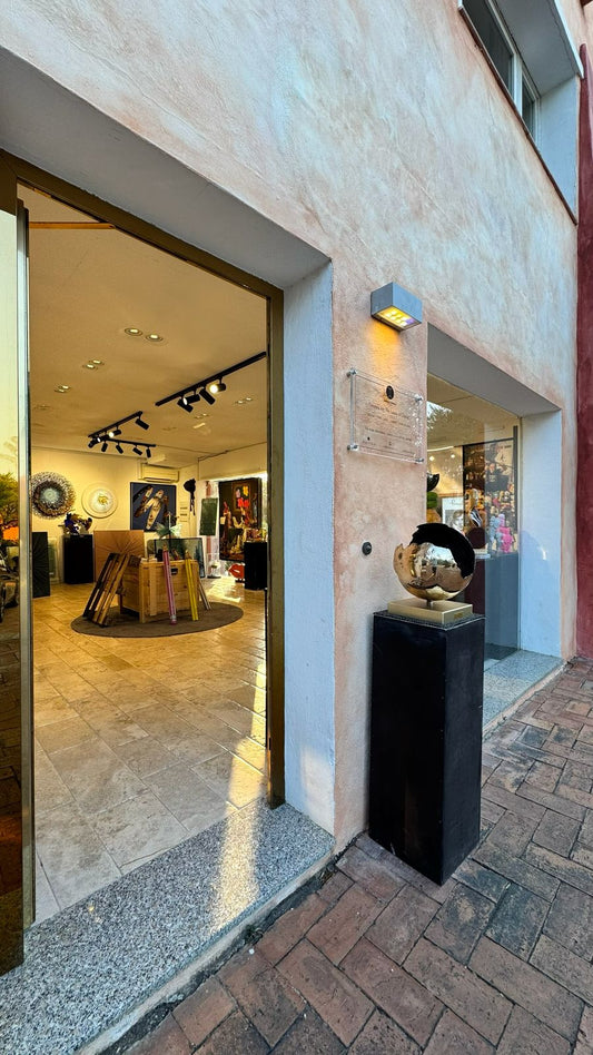 Daniele Comelli Art Gallery - Porto Cervo 2025: Arte e Lusso in Costa Smeralda