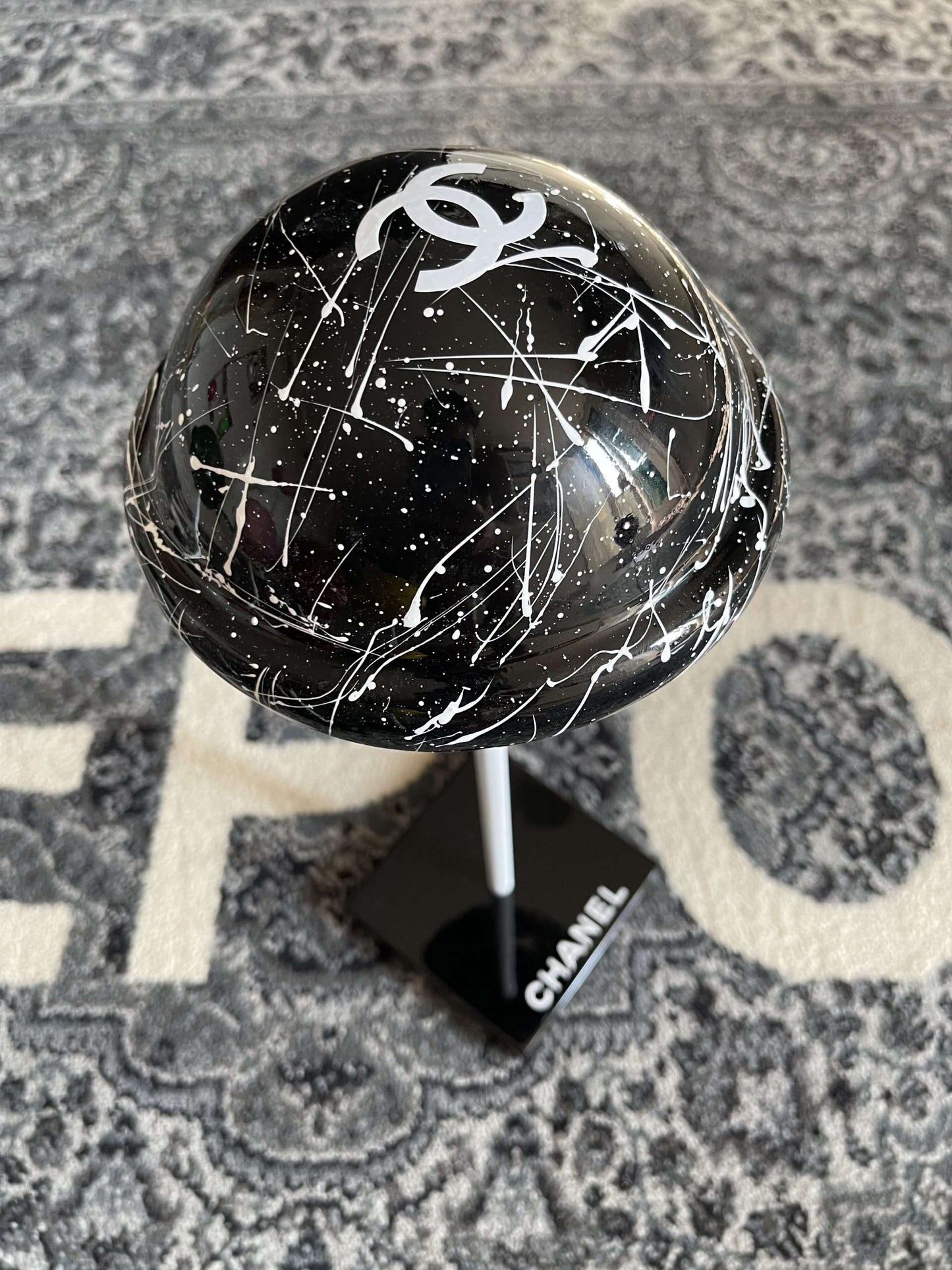 Mini Chupa Black Chanel