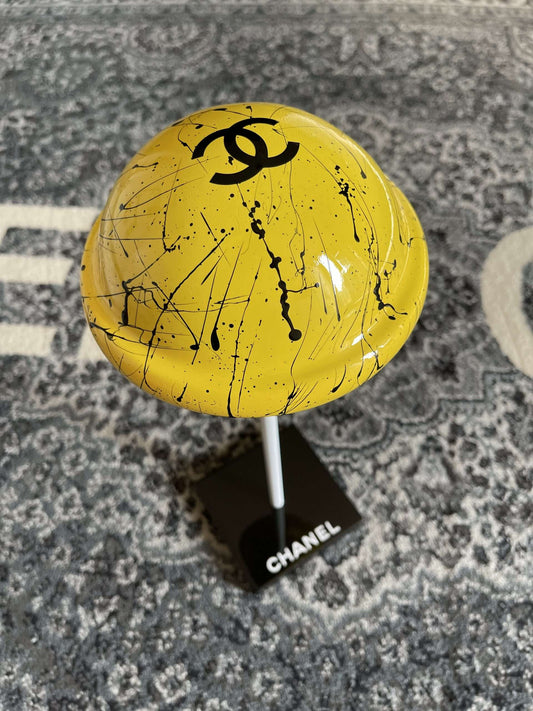 Mini Chupa Yellow Chanel