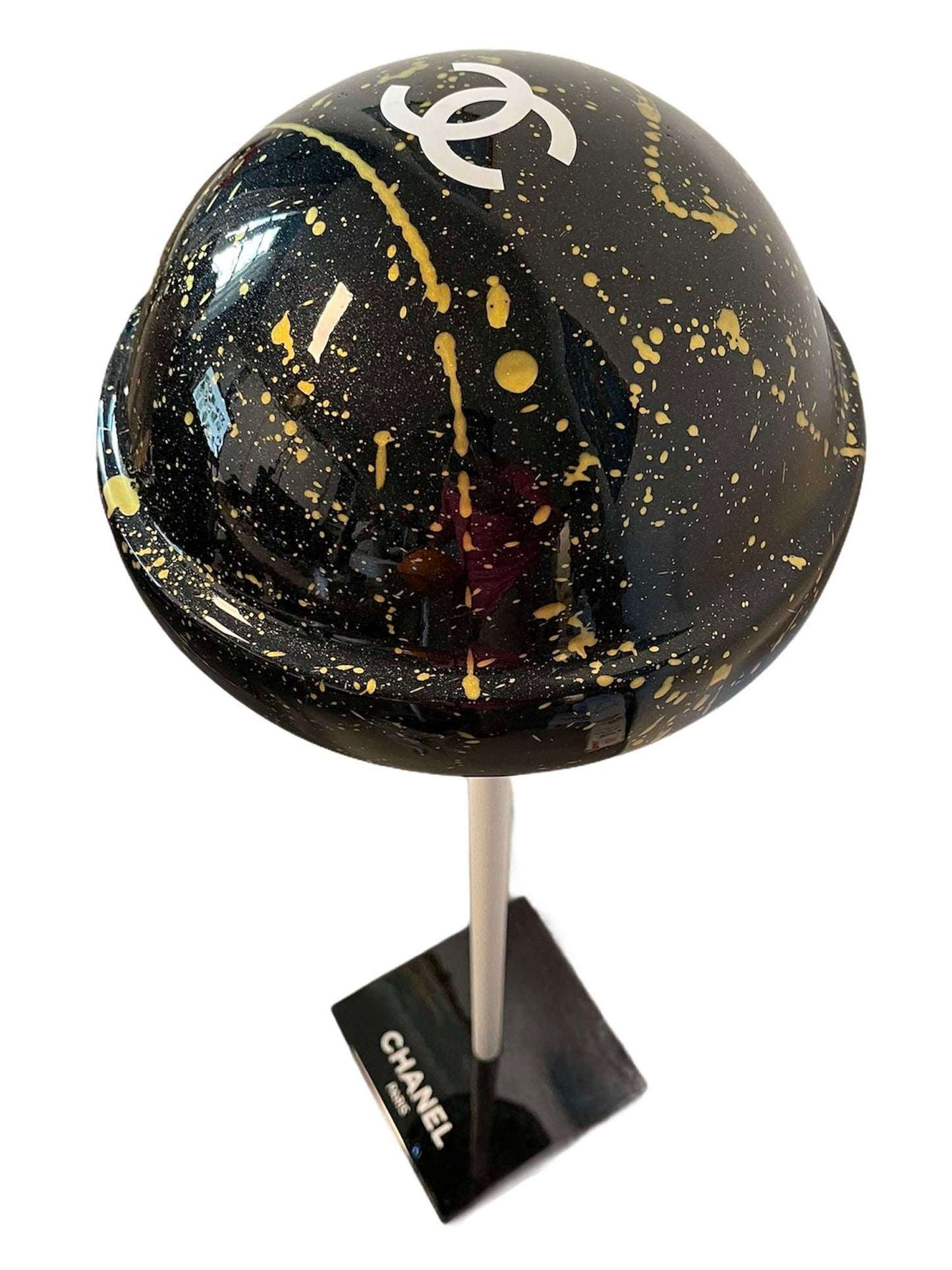 Chupa Chanel Black & Gold
