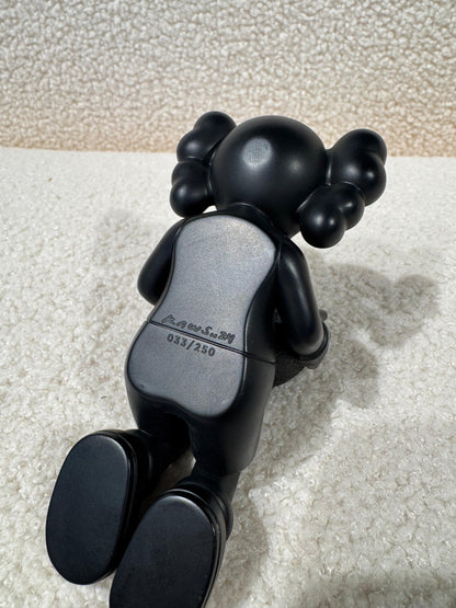 KAWS Night Glow (edizione in bronzo)